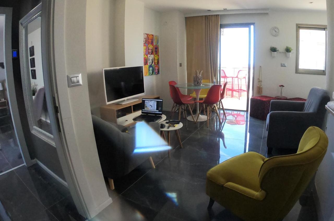 Penthouse Apartment On The Beach 巴特亚姆 外观 照片